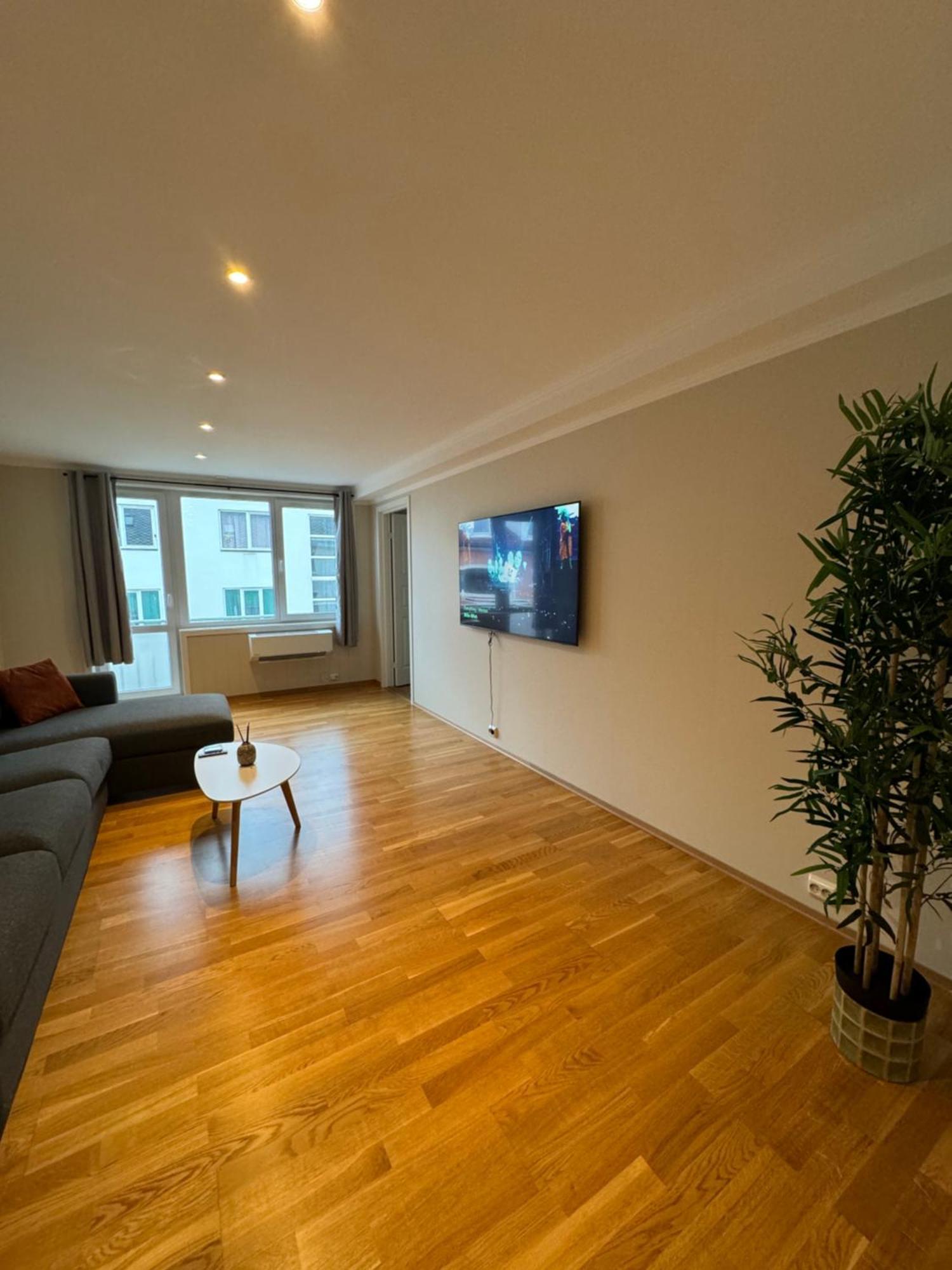 Charming 3-Bedroom Apartment In The Heart Of كريستيانسوند المظهر الخارجي الصورة